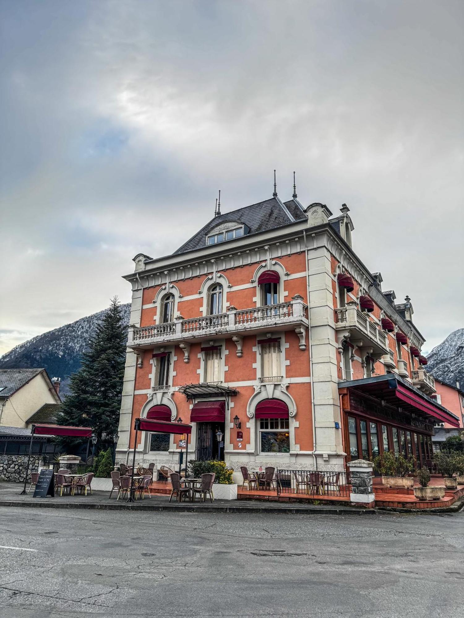Grand Hotel De France Pierrefitte-Nestalas Exterior foto